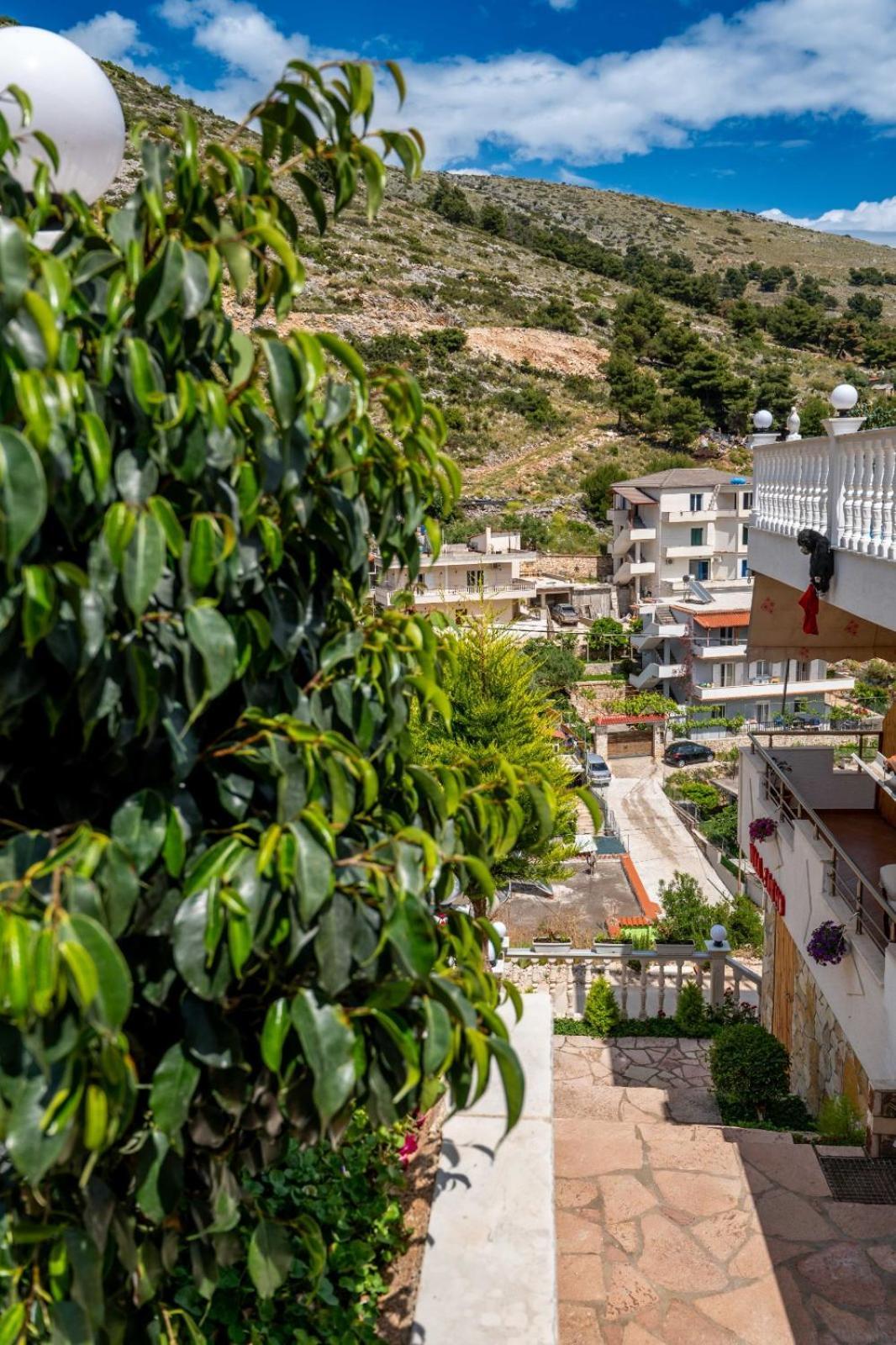 Vila Basho Sarande Luaran gambar
