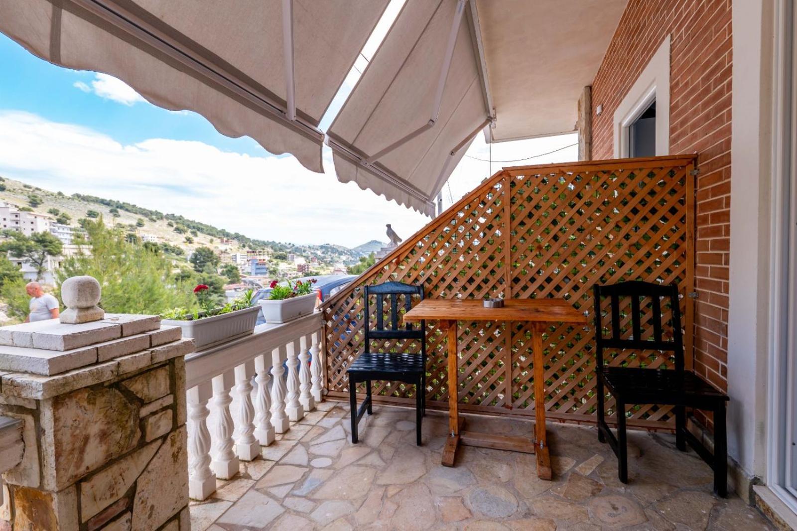 Vila Basho Sarande Luaran gambar