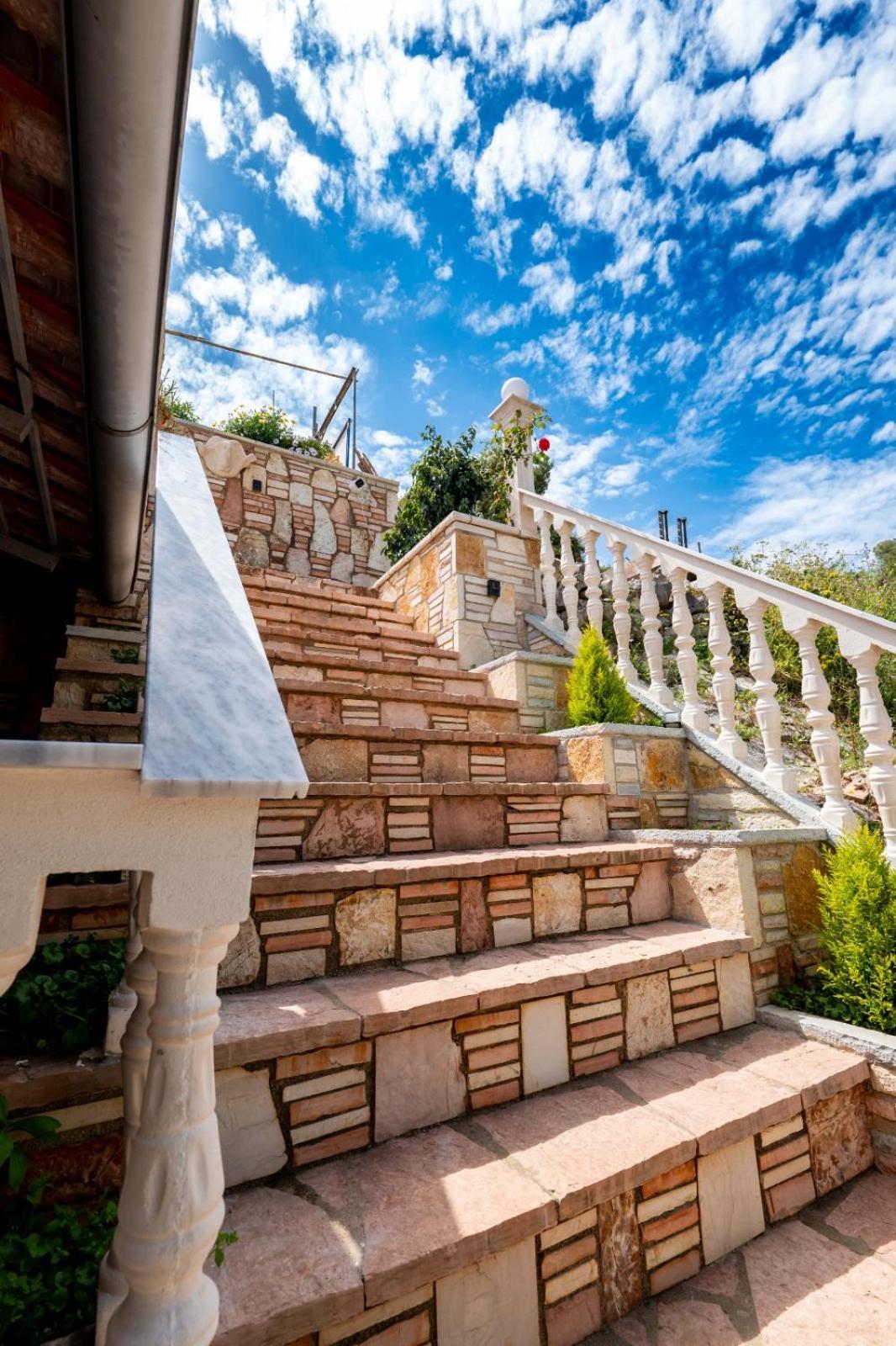 Vila Basho Sarande Luaran gambar